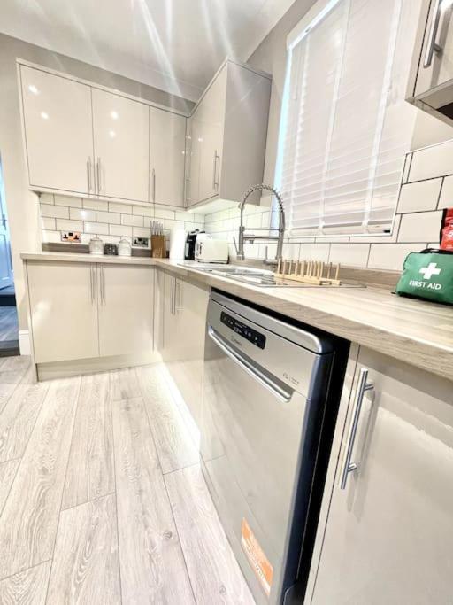 Spacious Modern Victorian House In Rochester Wainscot Kültér fotó